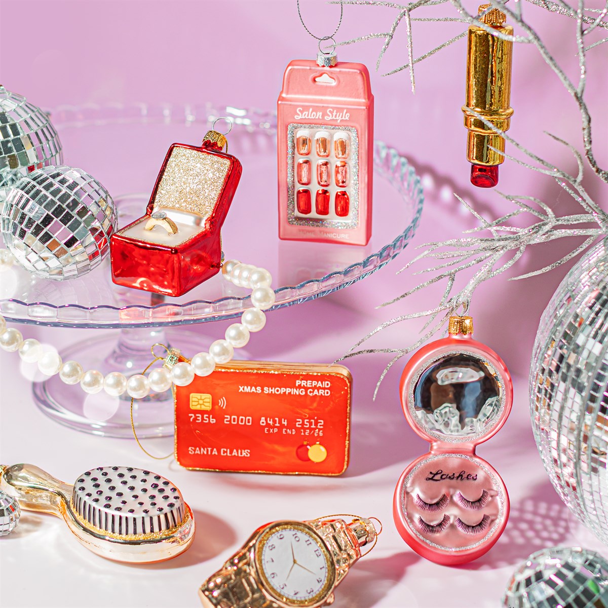 Boule de Noël rouge à lèvres