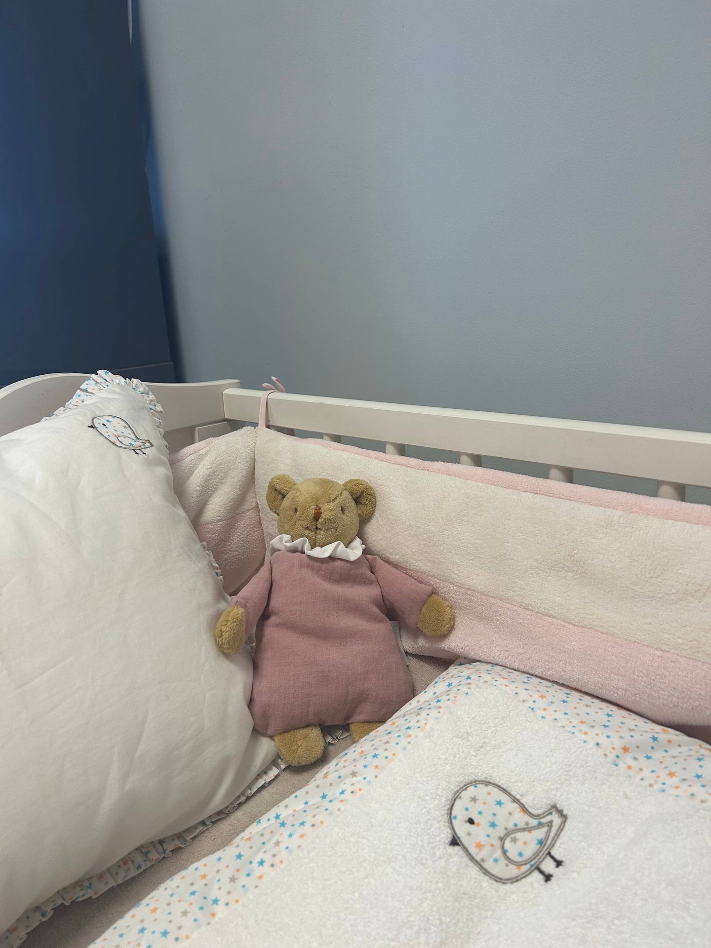 Ours Nid d'Ange Doudou Hochet - Coton Bio Vieux Rose
