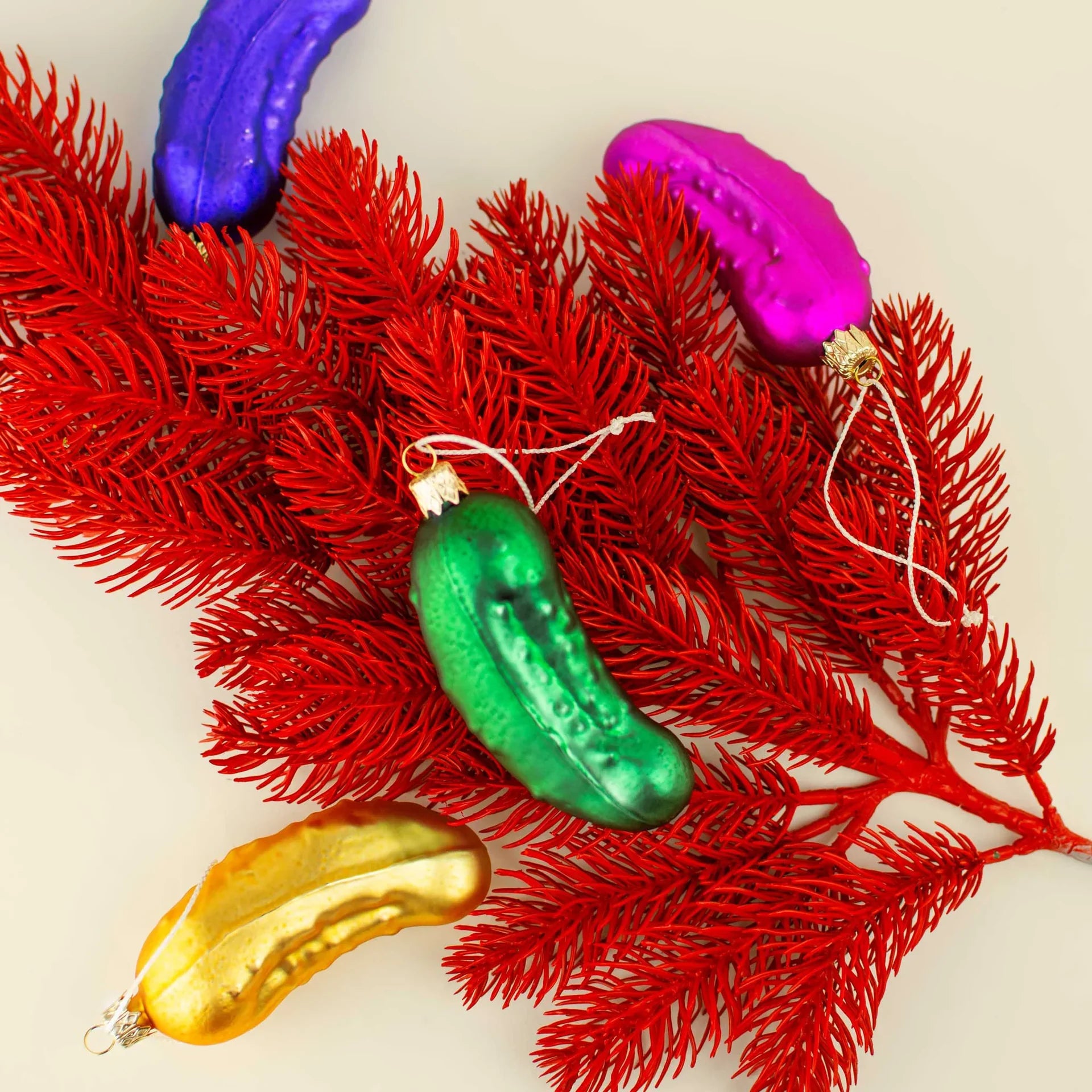 boule de noel cornichon jaune donkey