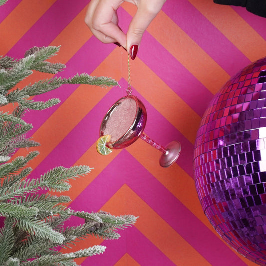 Weihnachtskugel-Cocktail Limette