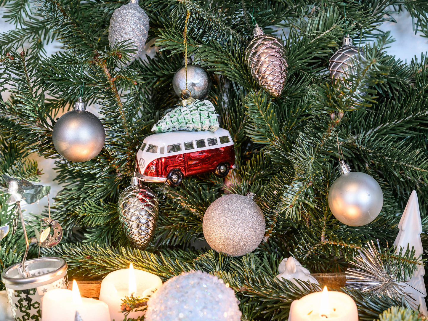 Décoration de Noël VW T1 Bus Rouge & Blanc avec Sapin