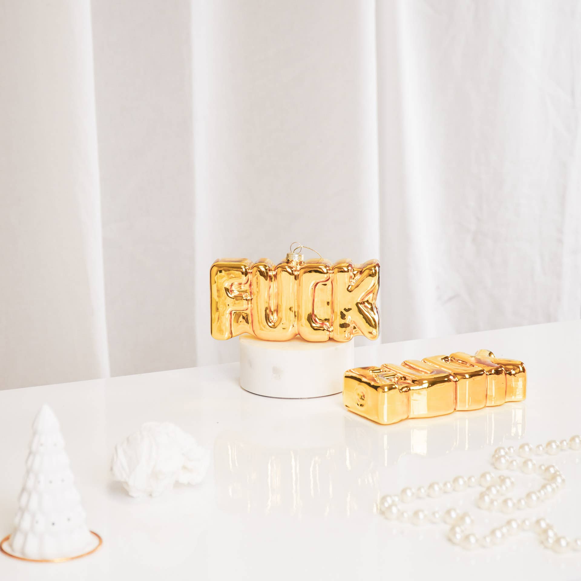 Boule de Noël FUCK Doré par Housevitamin bv