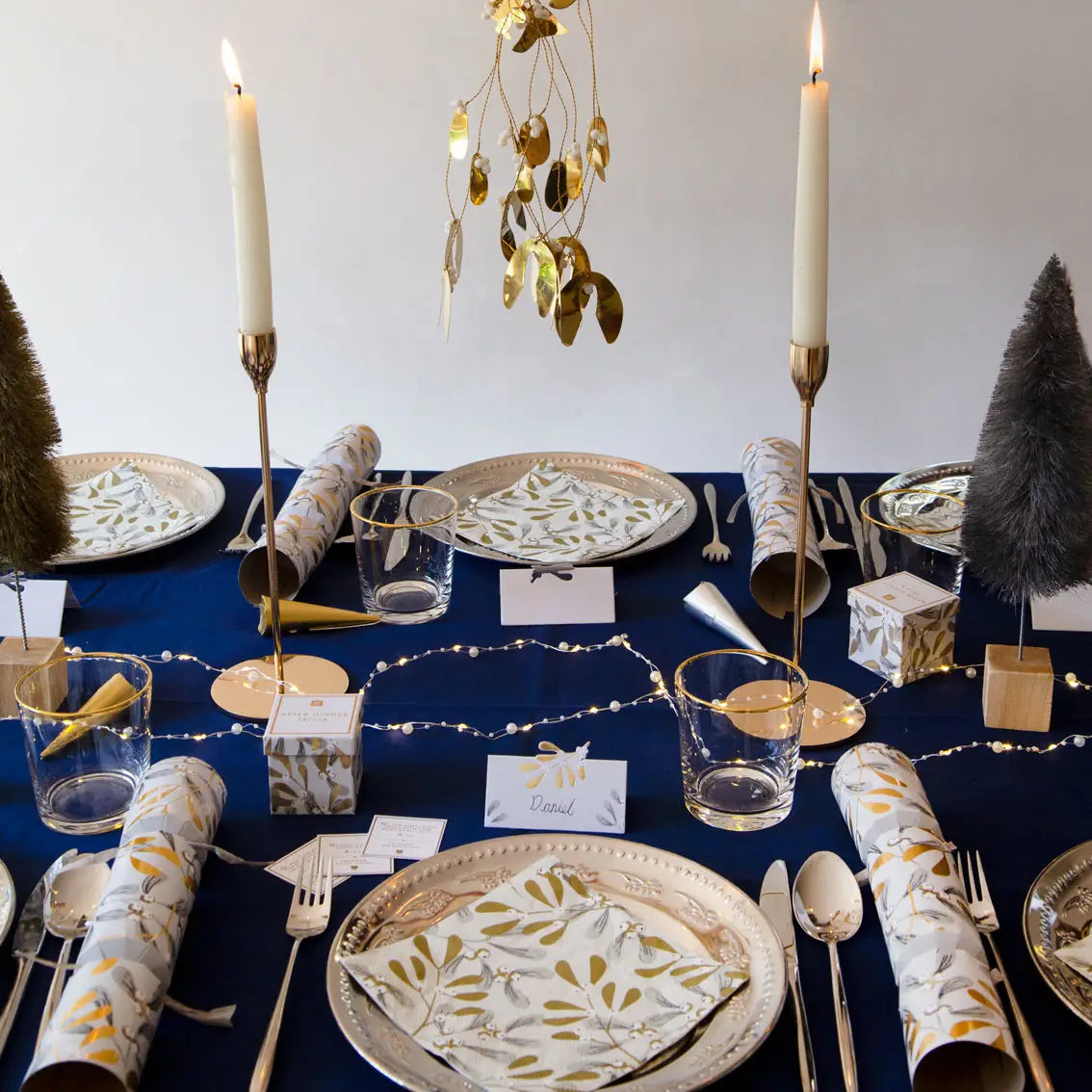 Branche de Gui Doré par Talking Tables