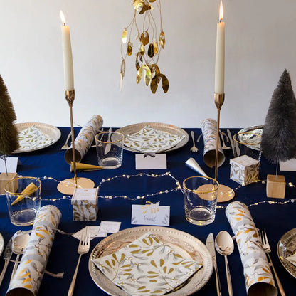 Branche de Gui Doré par Talking Tables