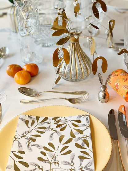 Branche de Gui Doré par Talking Tables