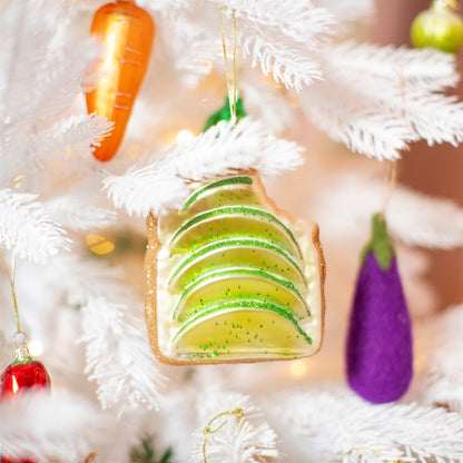 Weihnachtskugel Avocado-Toast