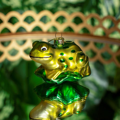 Weihnachtskugel Frosch auf Blatt