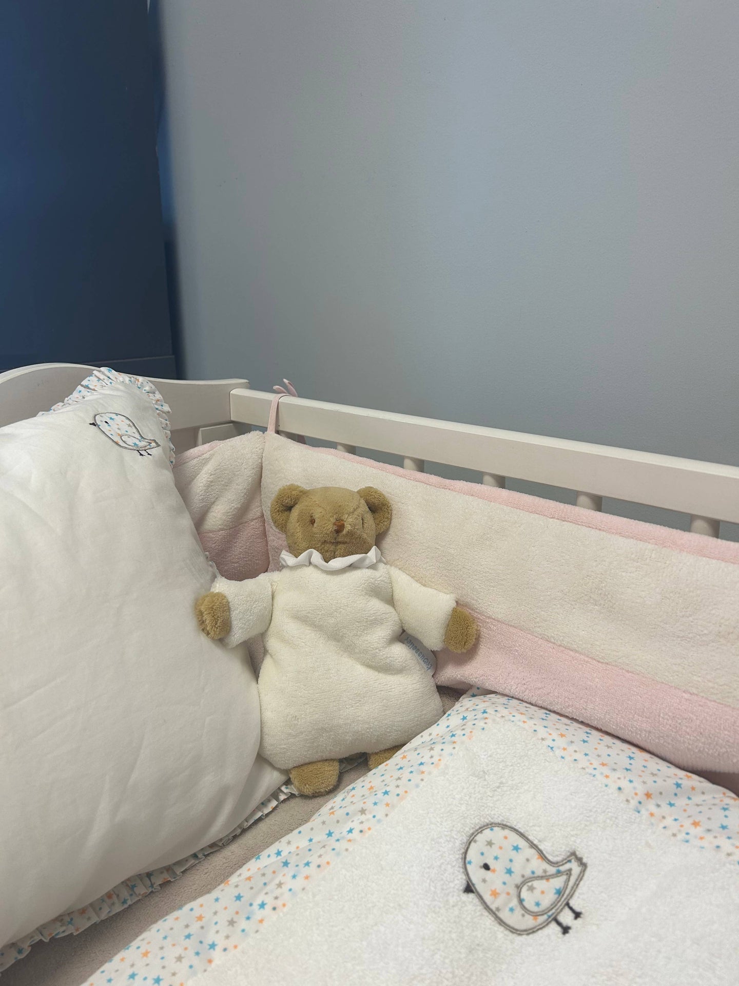 Ours Nid d'Ange Doudou avec Hochet  - Peluche Ivoire